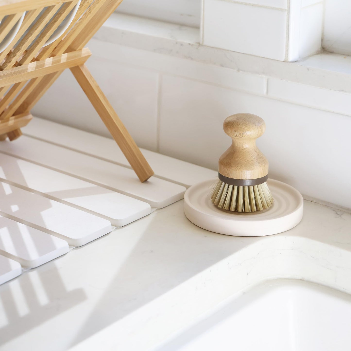 Selegna Diatomite Soap Holder, Circular Design with Ripple Pattern, Absorbent Bath Soap Dish (Beige)