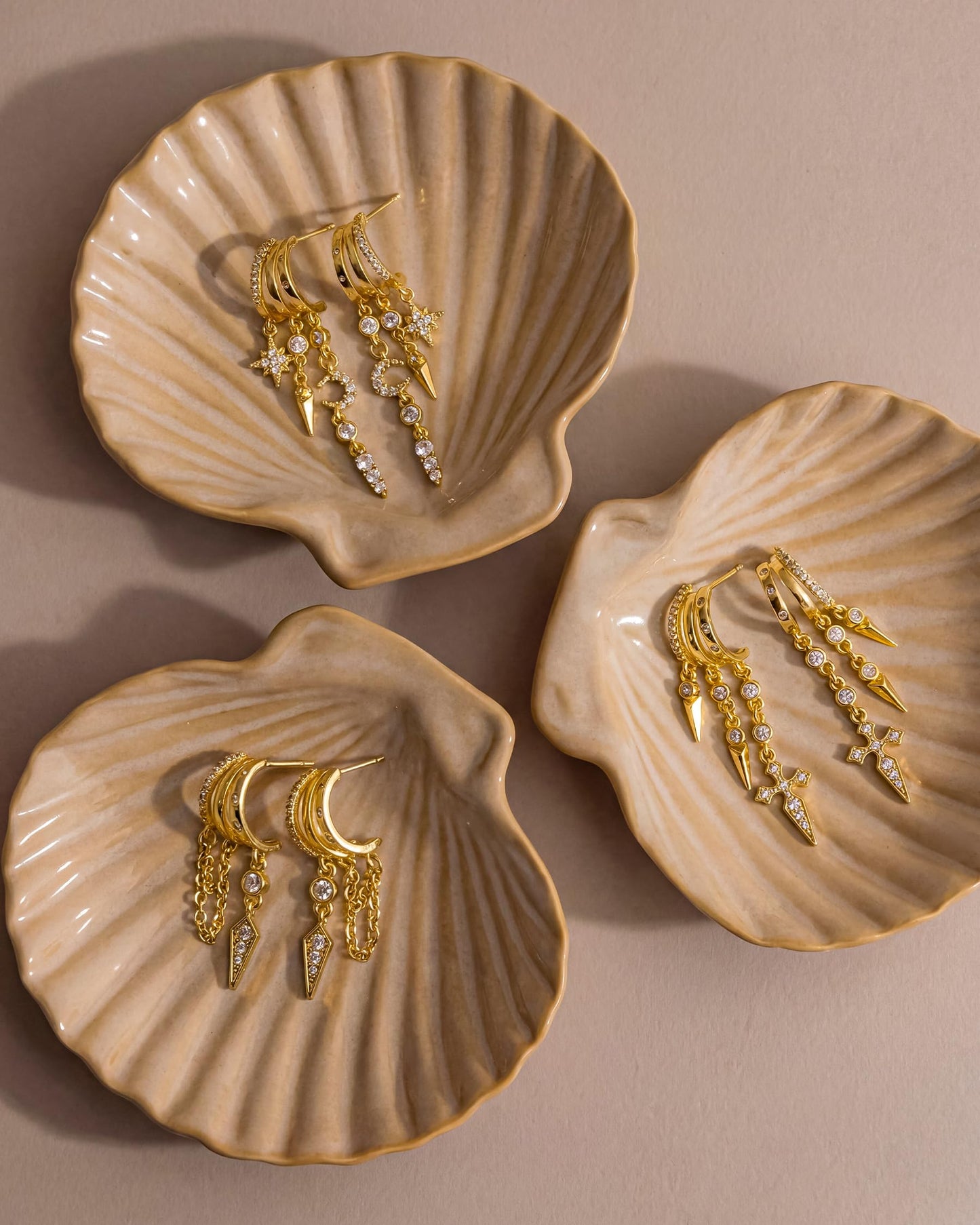 MUMREUES Jewelry Tray Trinket Dish Ceramic Shell Jewelry Holder Decorative Plate Bowl Organizing Rings Earrings Necklaces Keys Cute Small Tray Gifts for Mom
