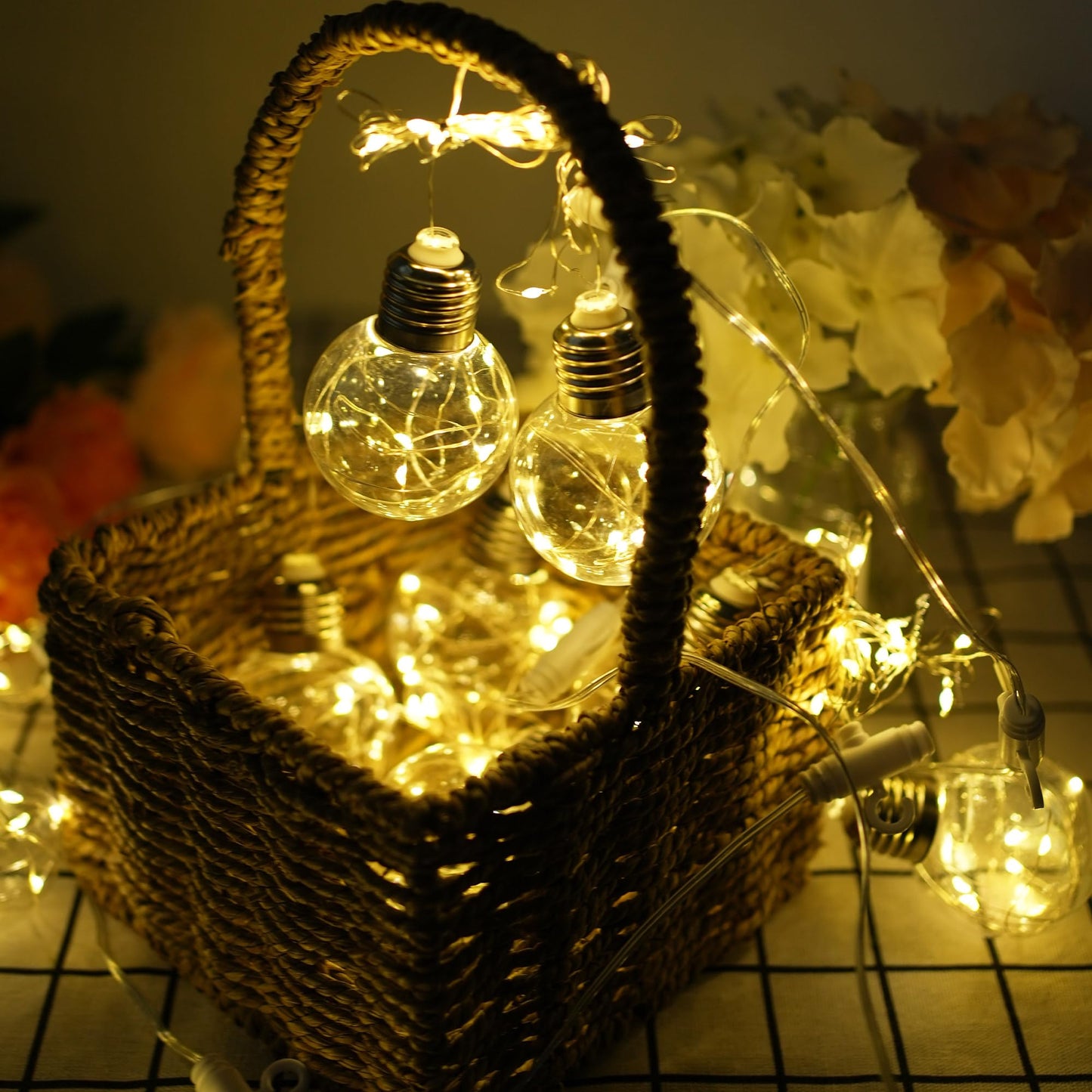Decorman Wishing Ball Curtain Lights, 8 Modes 200 LED USB Powered Window Curtain String Lights with Remote Globe Twinkle Fairy Firefly Lights for Bedroom Wedding Party Christmas