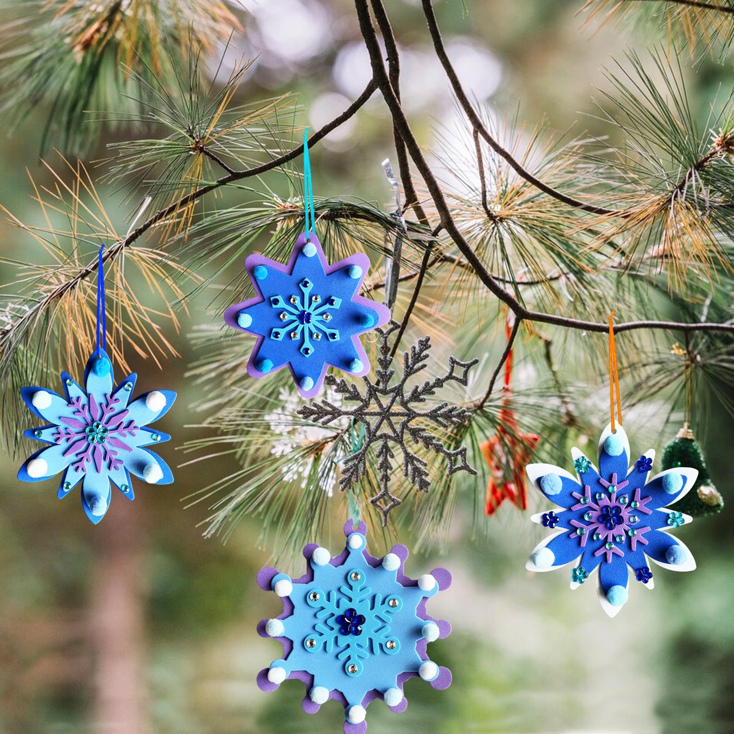 MLOLM 24 Sets Winter Snowflake Crafts Kit DIY 3D Christmas Snowflake Ornament Craft Kits Make Your Own Snowflake Sticker Pompoms for Winter Christmas Holiday Home Activities Party Favors