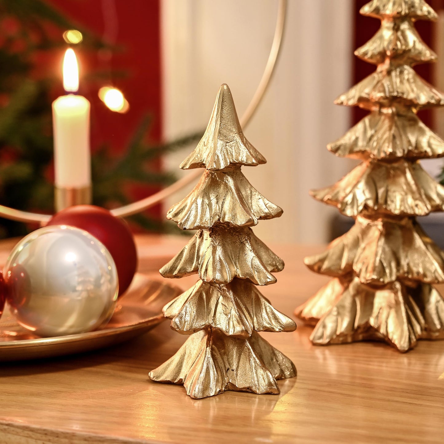 FESTGLOX Gold Christmas Tree Figurines, Small Resin Christmas Trees Home Decor, Tabletop Tree Set of 2, Decorative Xmas Trees for Christmas Decorations Indoor Mantle Centerpieces