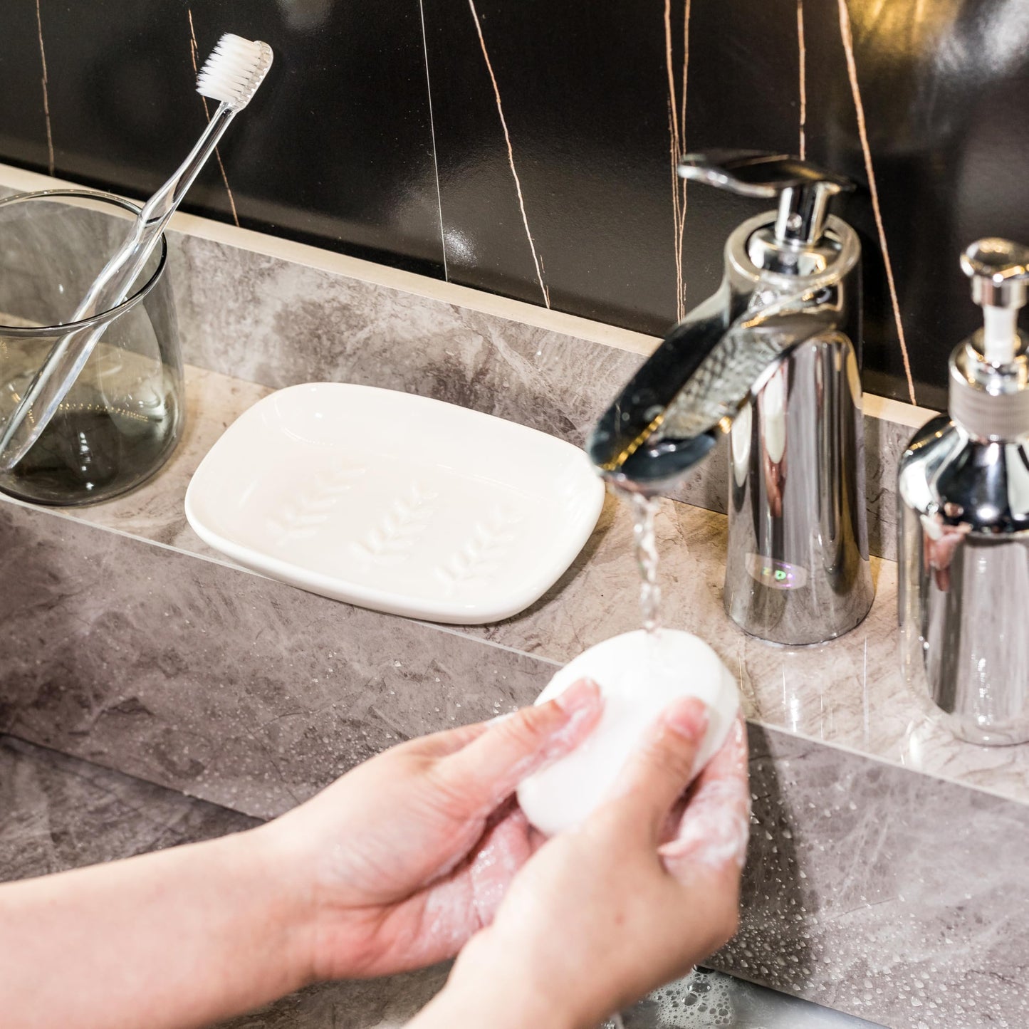 Miamolo Soap Dish Soap Holder Shower, Ceramic Soap Dishes for Bar Soap Sponge, Shower Soap Dish Soap Saver Tray for Bathroom Kitchen Sink, Easy to Clean, White