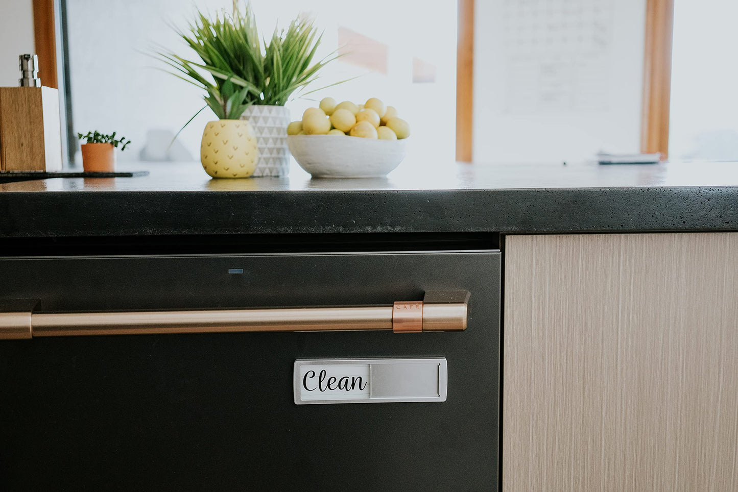 Dishwasher Magnet Clean Dirty Sign, Clean Dirty Magnet for Dishwasher, Rustic Farmhouse Kitchen Decor, Magnetic Dish Washer Sign Indicator, Sliding Rustic Dish Washer Signs, Black & White Wood