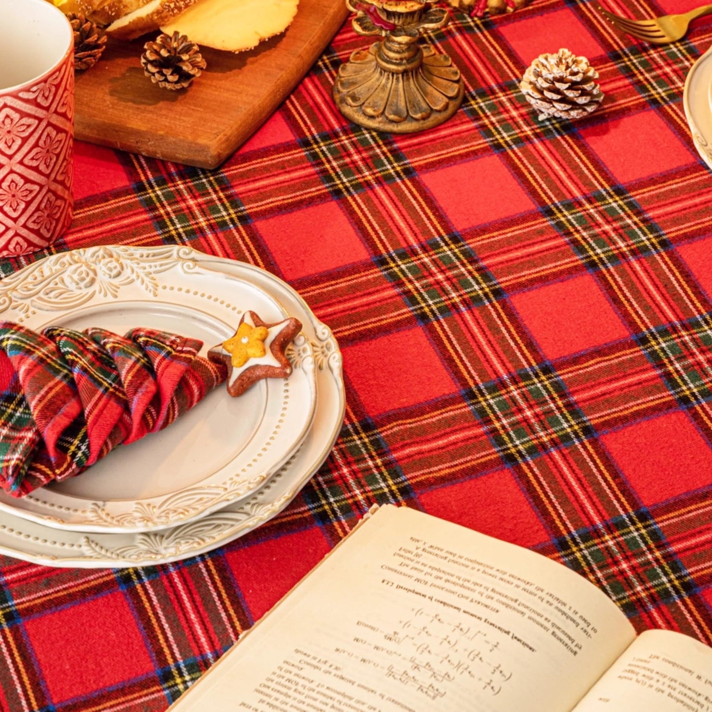 AQOTHES Red Green Plaid Christmas Tablecloth 60x104, Tartan Table Cloth Decorations, Winter Holiday Tablecloths for Rectangle Tables Parties Dining Farmhouse Kitchen Decor