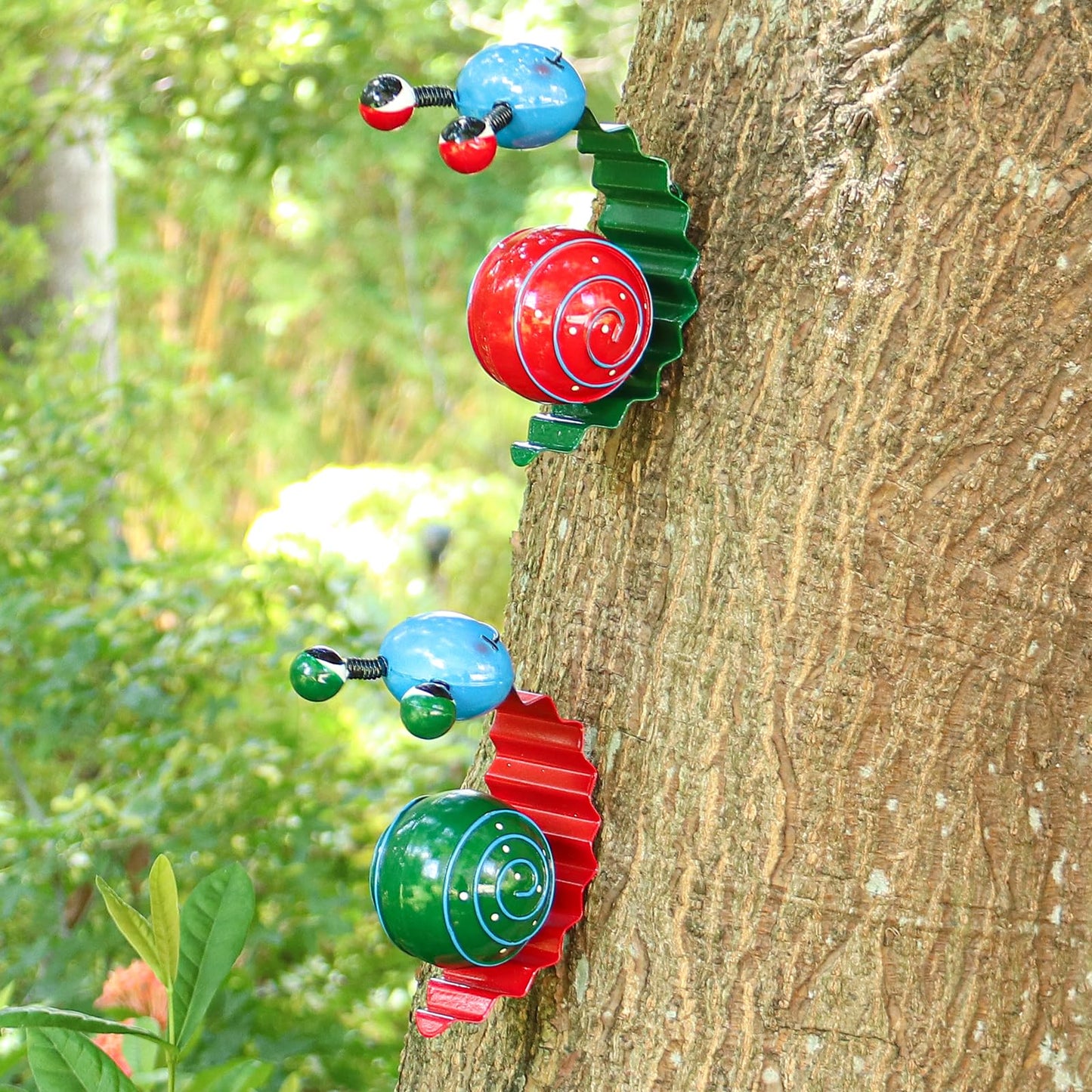 Cruis Cuka Metal Garden Decor Cute Snail Yard Art Outdoor Lawn Patio Ornament Fence Decorations for Outside - Set of 2(Red,Green)