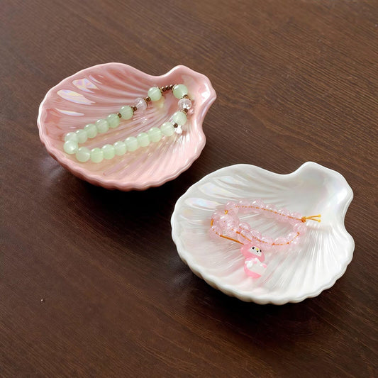 Koyzsen 3.9" Shell-Shaped Ceramic Ring Dish - White Iridescent Surface Jewelry Tray, Decorative Trinket Organizer for Rings, Earrings, Necklaces & Keys - Ideal for Mom, Friend, Sister