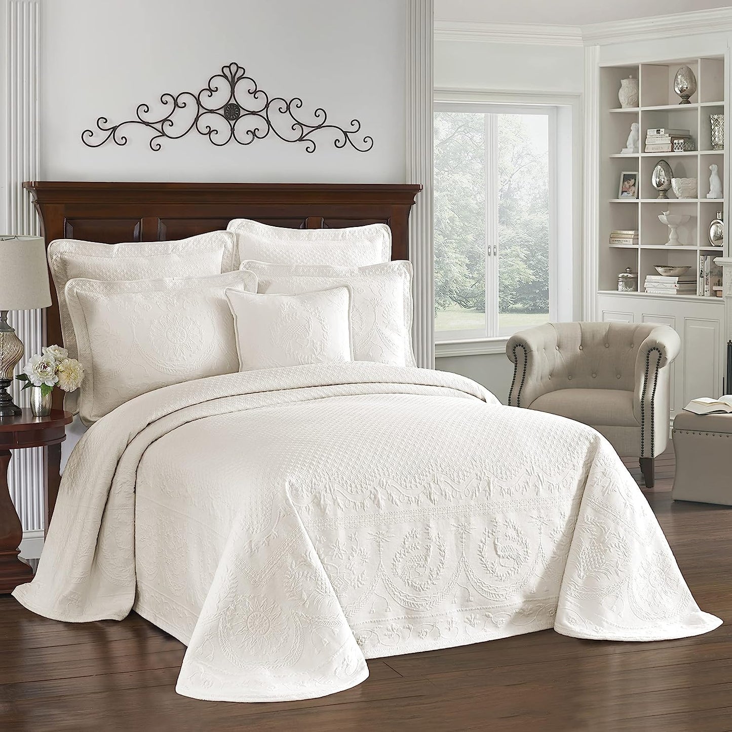 HISTORIC CHARLESTON King Charles Modern Farmhouse Floral Matelasse Bedspread, 100% Cotton Breathable Bedding, Full/Queen, Ivory