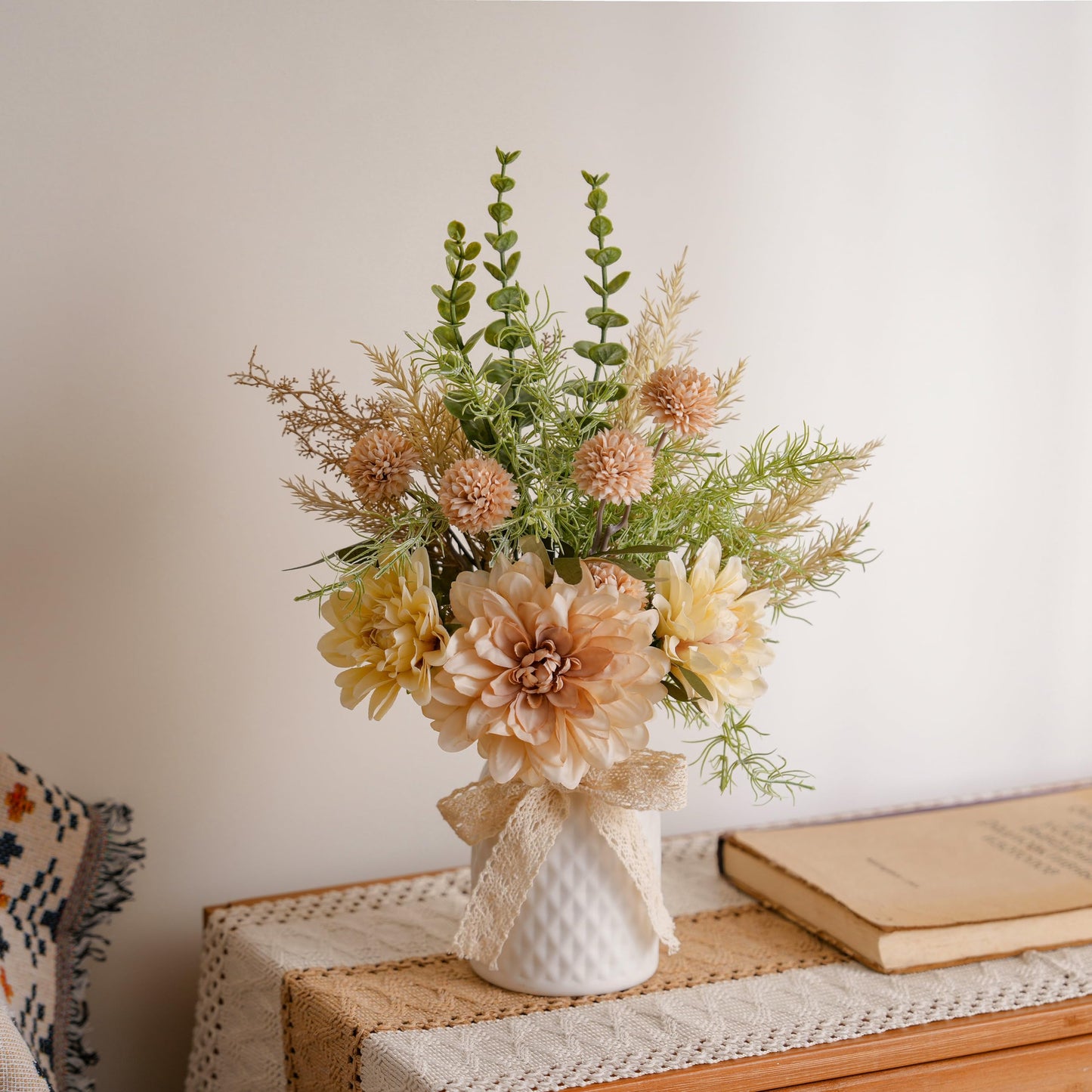 LUEUR Artificial Flowers in Ceramic Vase Centerpieces – Silk Flower Arrangement for Coffee Table Decor, Faux Flower Bouquet for Home Indoor Decoration, Bathroom, Dining Room, Seasonal Spring Decor