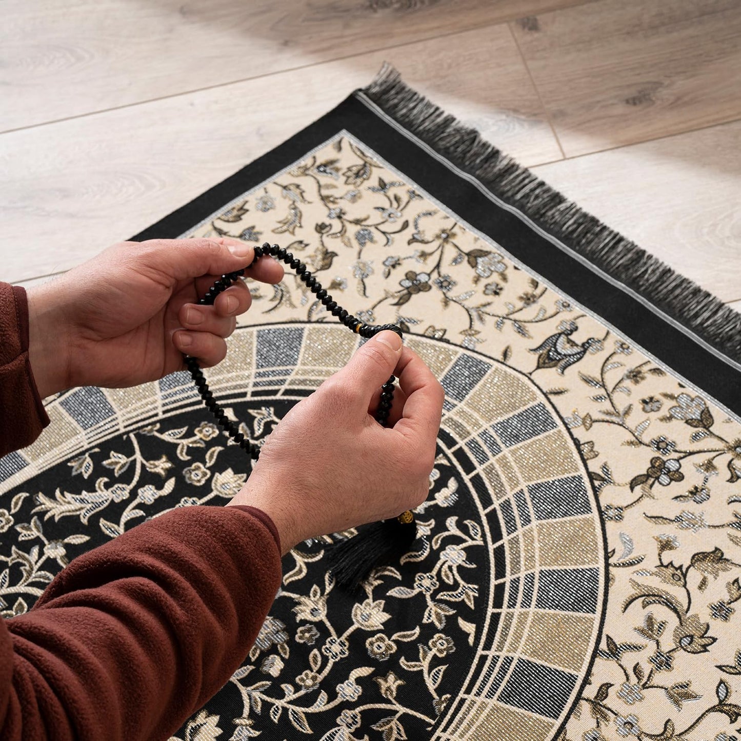 SUMELA Muslim Prayer Rug with Islam Prayer Beads - Travel Prayer Mat, Islamic Gifts for Women, Portable Prayer Matt Islam, Islamic Prayer Rug Islam Men Women, Praying Mat for Muslim Gifts, Black