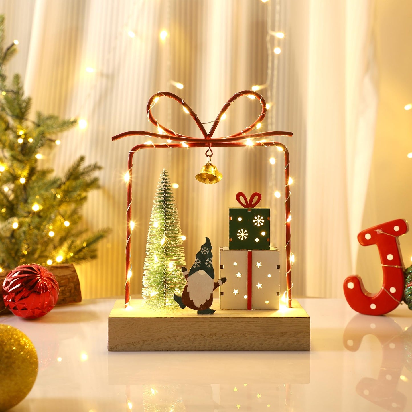 Christmas Tabletop Decoration, Wooden Lighted Christmas Gift Box Collectible Buildings Decorations, Christmas Giftboxes Santa Ornaments, Battery Operated Christmas Indoor Fireplace Table Decorations