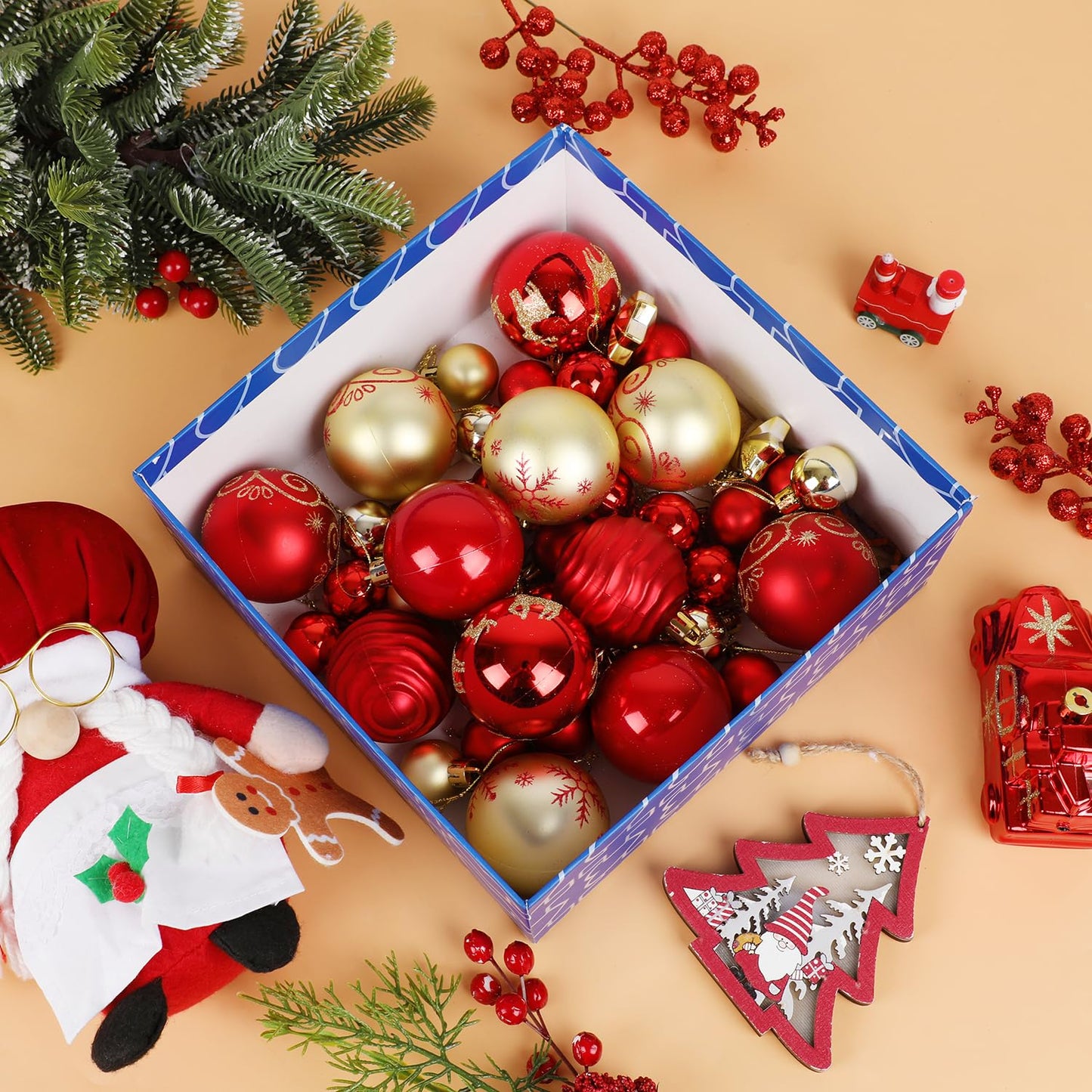 SULOLI Christmas Balls Ornaments Set, 44 Pcs Xmas Shatterproof Plastic Baubles Hanging Balls for Christmas Tree Holiday Party Wedding Decoration (Red & Gold)