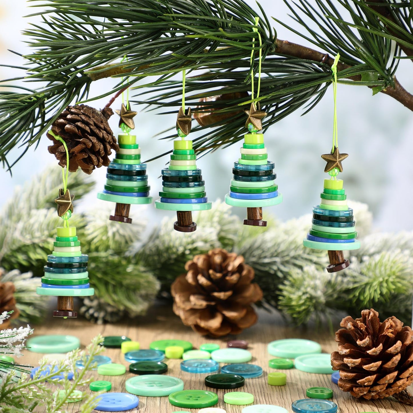 Soulchen 16 Sets Button Winter Ornament Kit Button Christmas Tree Craft DIY Green Hanging Ornament Kit for Home Winter Holiday Party Decoren