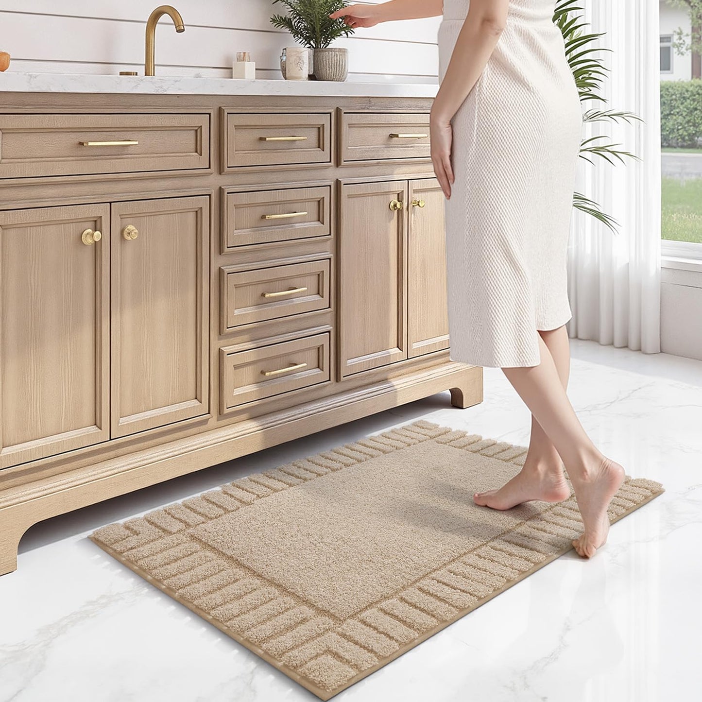 LUMI Bathroom Rugs Non Slip with Rubber Backing, Extra Soft Plush Microfiber Bath Rug Absorbent, Machine Washable Bath Mat Quick Dry for Tub, Shower, Hotel, Beige, 24"x36"