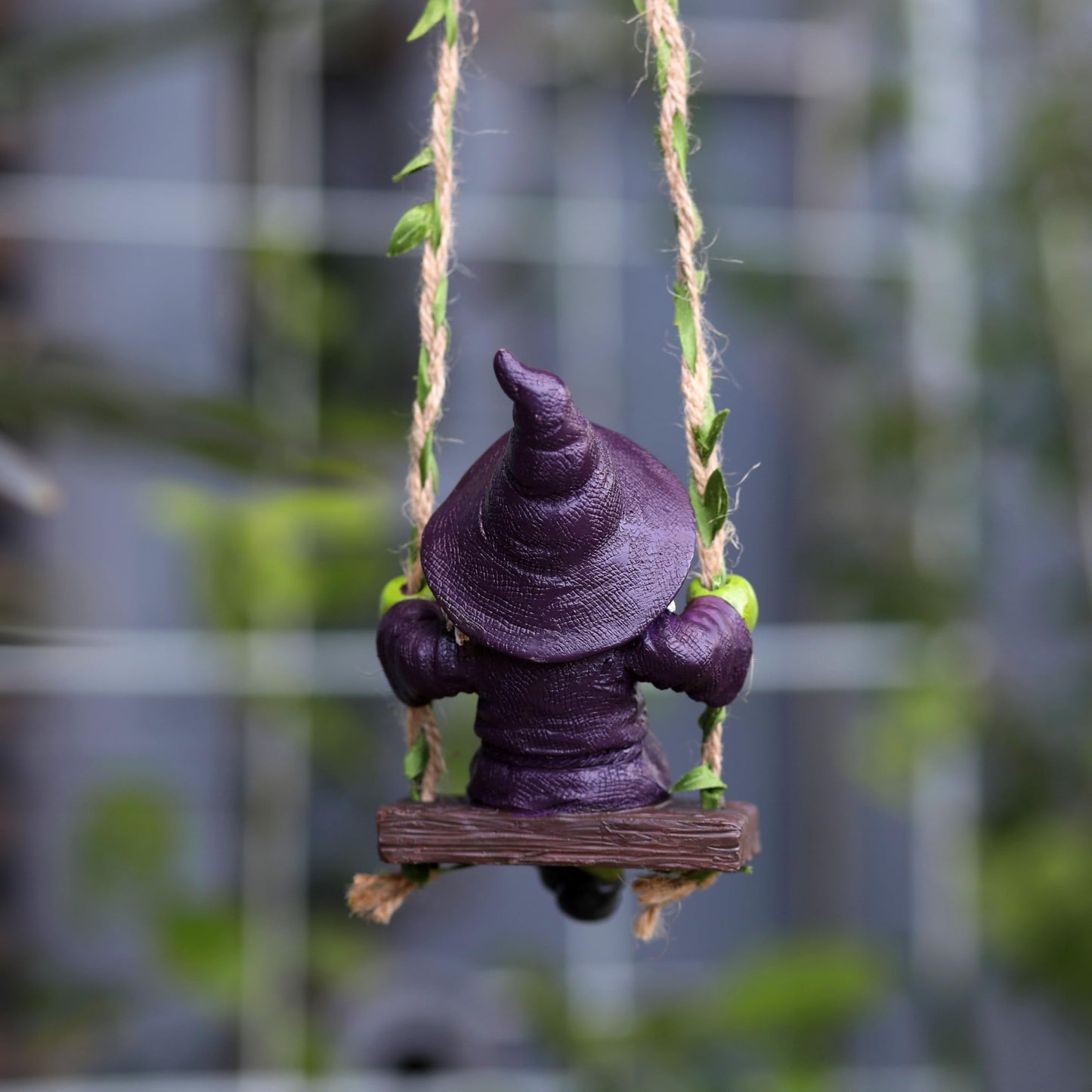 Garden Gnome on Swing Statue Decoration Figurine Ornament for Indoor Outdoor Home Patio Yard Lawn,Gift for Mom