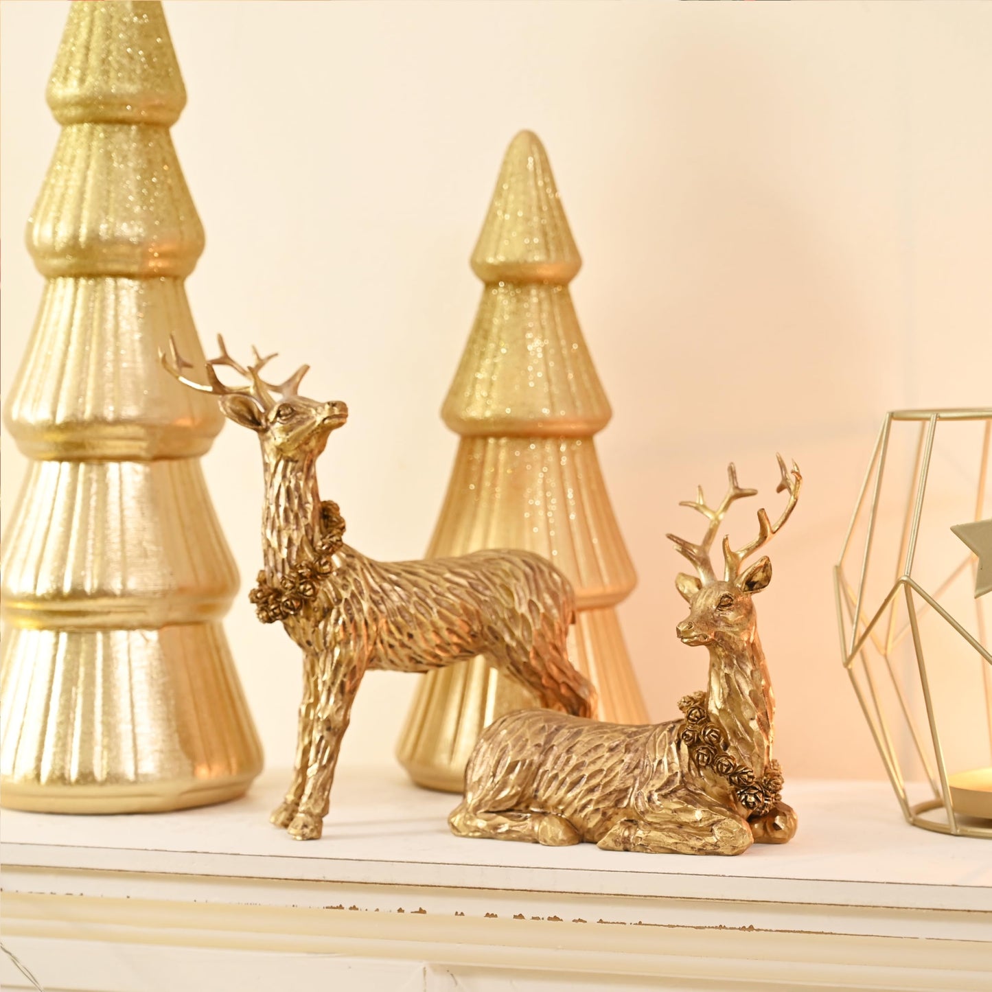 AOMOONOA Gold Reindeer Christmas Decoration, 2Pcs Small Christmas Reindeer Figurines Indoor, Tabletop Deer Statue Christmas Decor, Resin Deer Figurine Decorations for Home