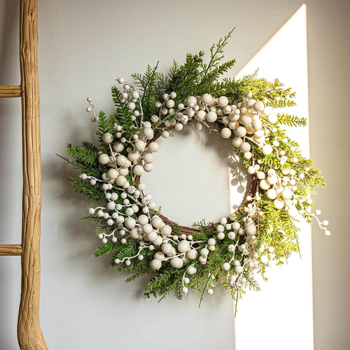 FloralElegance Artificial Winter Wreath 20 Inch White Berry Wreath Winter Wreaths for Front Door with Holly Berries for Xmas Winter Holidays