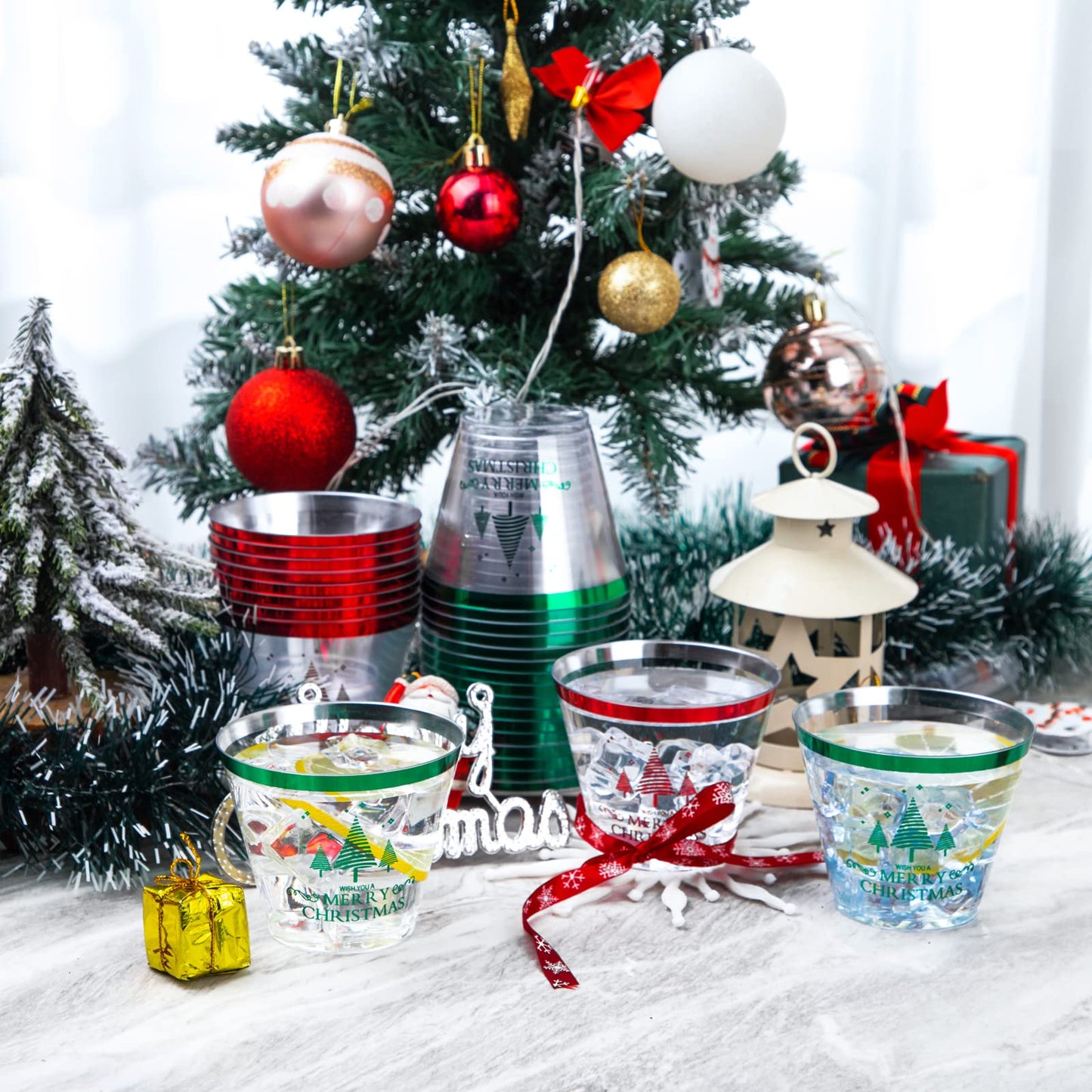 LUODA 60PCS 9 oz Christmas Party Cups, Merry Christmas Plastic Cup,Red and Green Edge Xmas Disposable Clear Cup for Party &Xmas Eve Decoration
