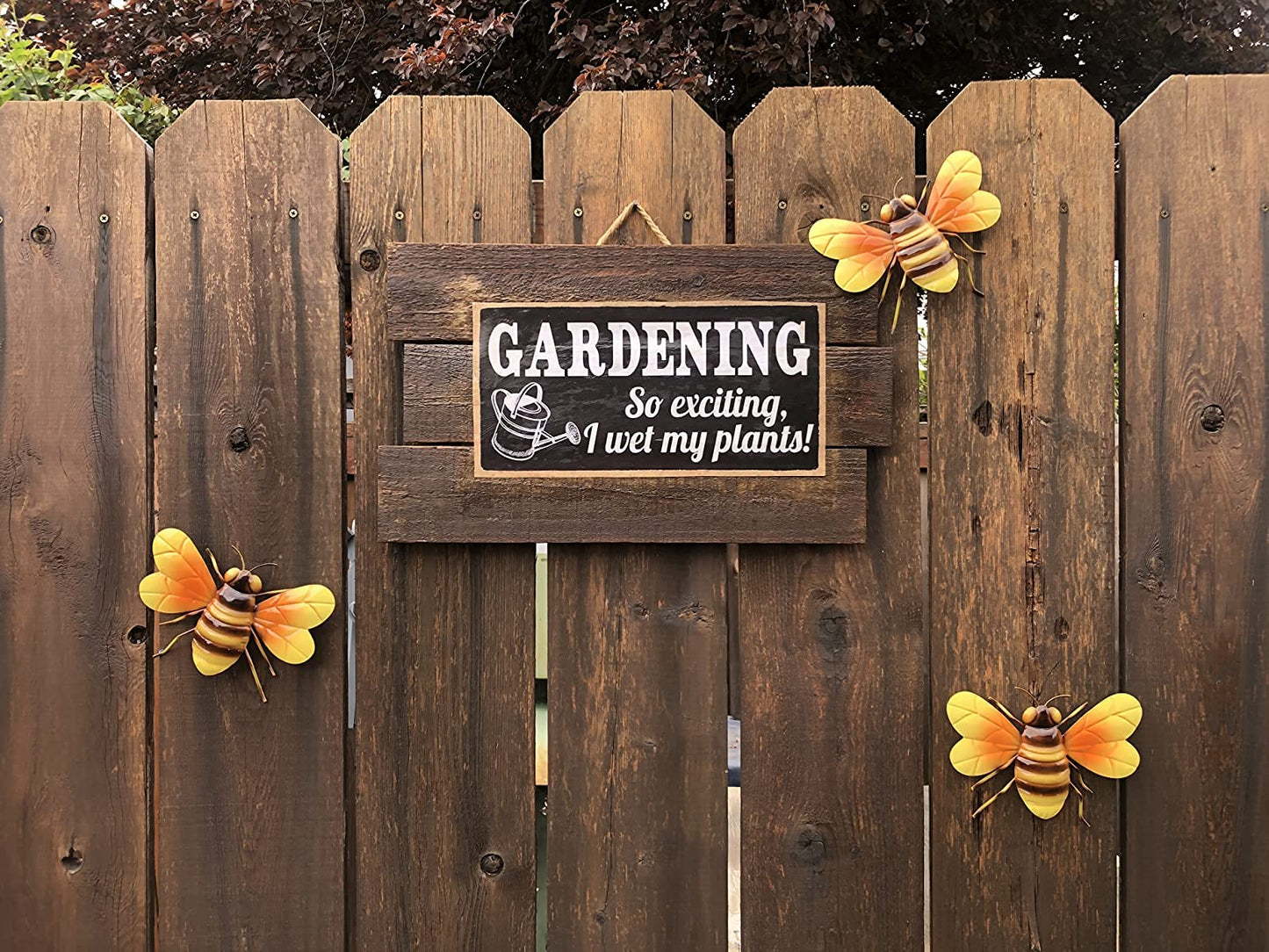 Scwhousi Metal Bee Wall Decor Art Outdoor Garden Fence Patio Yard Art,Hanging Decorations for Living Room, Bedroom,3 Pack