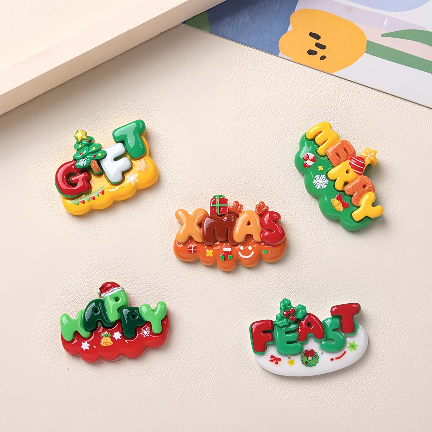 Christmas Resin Embellishments, 40 Pieces Assorted Styles Xmas Tree Santa Claus Snowman Gift Box Design Resin Flatbacks for DIY Crafting, Phone Case,Scrapbooking (Red)