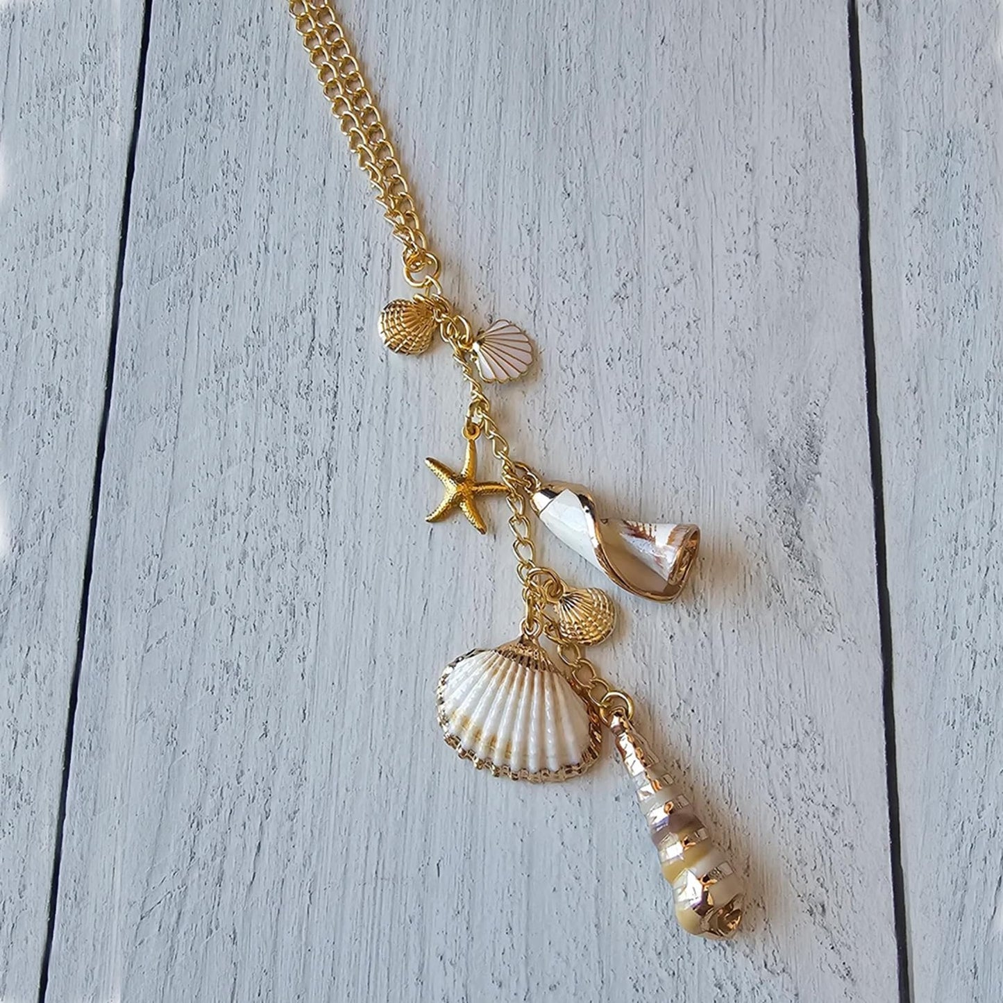 Sea Shells Car Decor,Cute Coastal Hanging Charm for Rear View Mirror, Boho Beach Themed Car Accessories,Hand-Made Starfish Conchas Aesthetic Ornament Pendant for Women