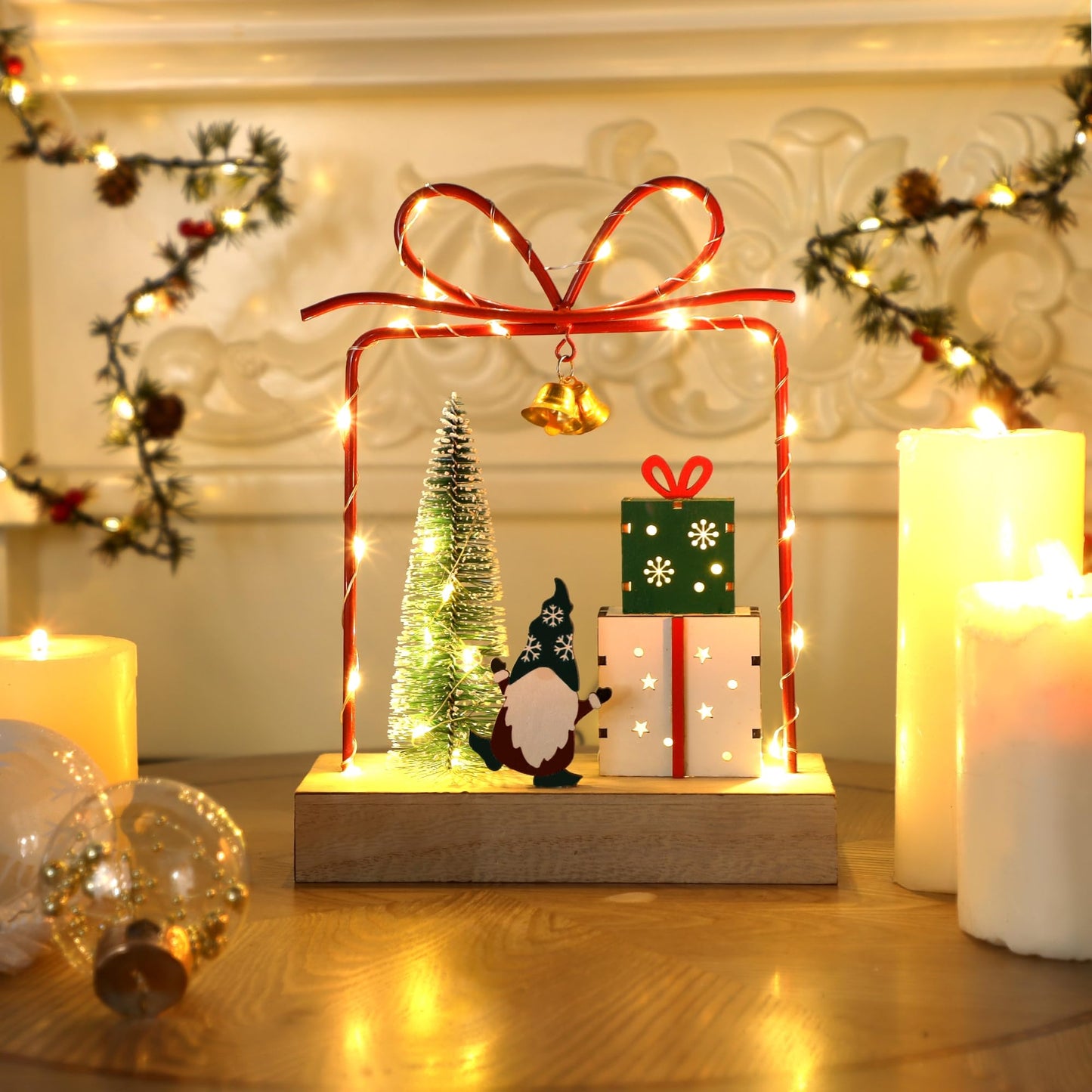 Christmas Tabletop Decoration, Wooden Lighted Christmas Gift Box Collectible Buildings Decorations, Christmas Giftboxes Santa Ornaments, Battery Operated Christmas Indoor Fireplace Table Decorations