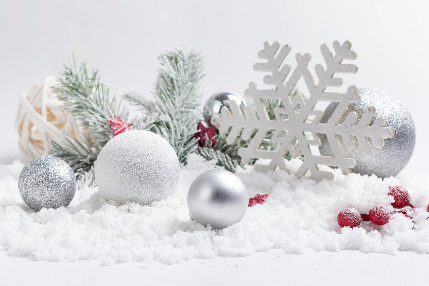 AMS 2.36''/60mm 34ct Christmas Ball Large Ornaments Party Decorations Shatterproof Festival Pendant Hangings for Xmas Tree Decor (60mm, Sivler)