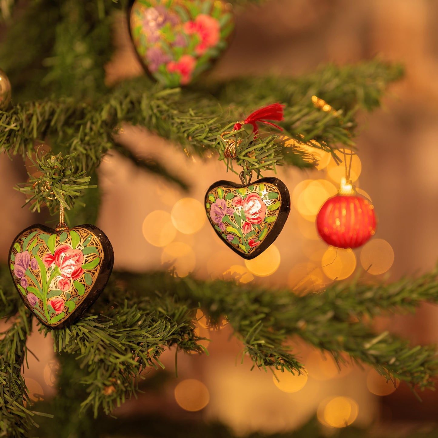 Christmas Hanging Handmade Paper Mache Decorative Xmas Tree Ornaments Décor with Hand Painted Floral Multicolour Design for Decoration and Gifting (Heart -Set of 3)