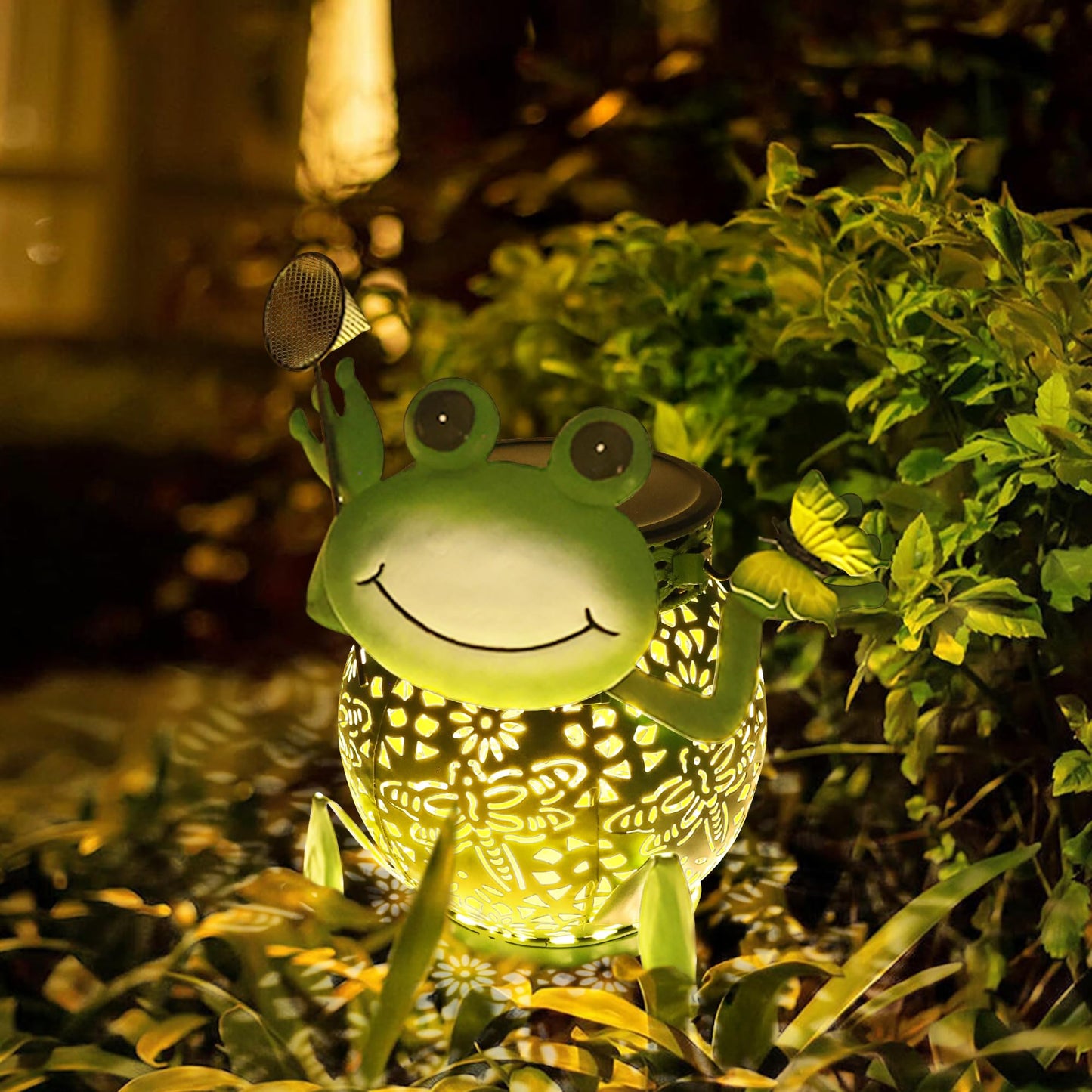 Solar Lantern Outdoor Lights, Cute Metal Solar Frog Lamp with Sound, Waterproof 2 Mode Hanging Solar Frog Lights for Yard Garden Patio Tree Pathway Lawn Outdoor Decorations