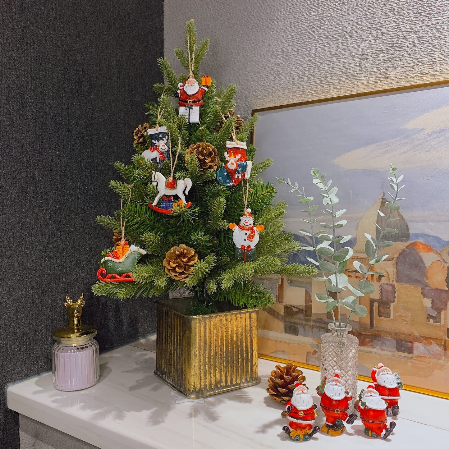 Crafjie Christmas Miniature Figurines, 4PCS Mini Christmas Santa Claus Ornaments Christmas Miniature Ornament Resin Santa Figurines for Xmas Santa Claus Decoration Christmas Party Supplies