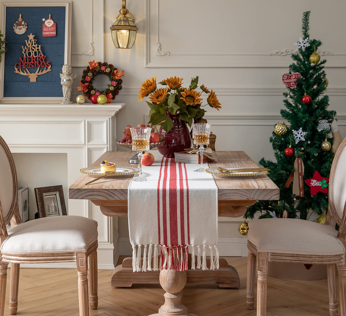 Christmas Table Runner 13 x 72 Inch for Dining Table, Boho Christmas Decorations, Coffee Table Runner with Handcrafted Tassels, red and Beige Stripe Table Runner for Holiday, Winter