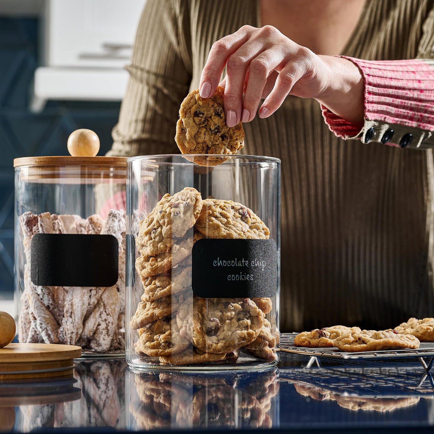 Le'raze 1 Gallon Glass Canister Set for Kitchen Counter with Airtight Bamboo Lids + Marker & Labels - of 2 Large Cookie Jars Wooden Lid, Food Storage Containers Pantry, Flour, Sugar, Pasta, Candy,