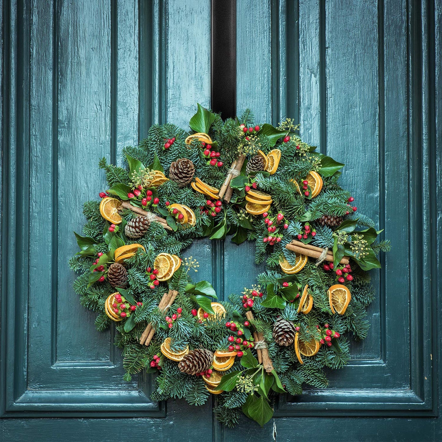 Myfolrena Wreath Hanger Adjustable Door Hanger Wreath Hanger for Front Door 15 to 24inch,Wreath Hook, Hold Up 20lb (Black,1 Pack)