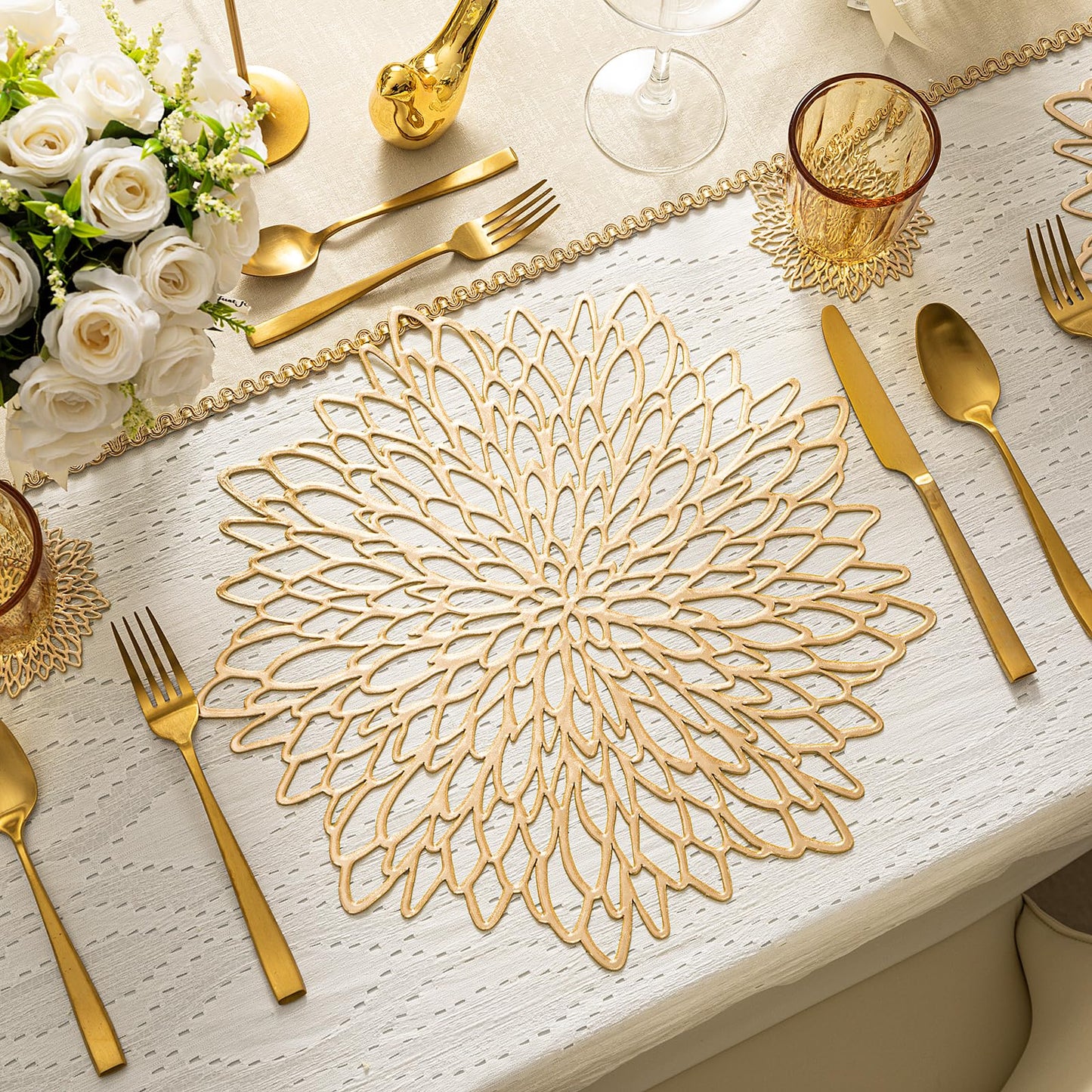 Gold Placemats Set of 8 Table Mats Gold Charger Plates Place Mats & 8 Pcs Coasters Wipeable Modern Holiday Round Placemats for Christmas Thanksgiving Farmhouse Wedding Dining Table Setting Decor