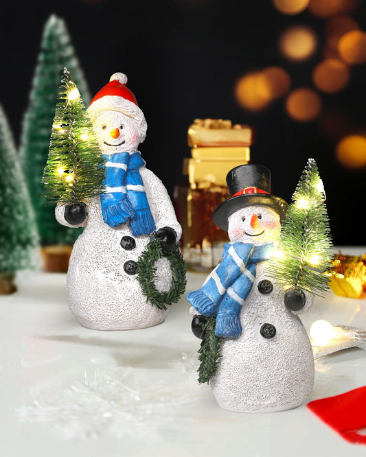 iStatue Resin Snowmen Figurines with Lighted Christmas Tree and Wreath 5'' - Set of 2 Battery Operated - Holiday Decorations Home Decor (Snowman)