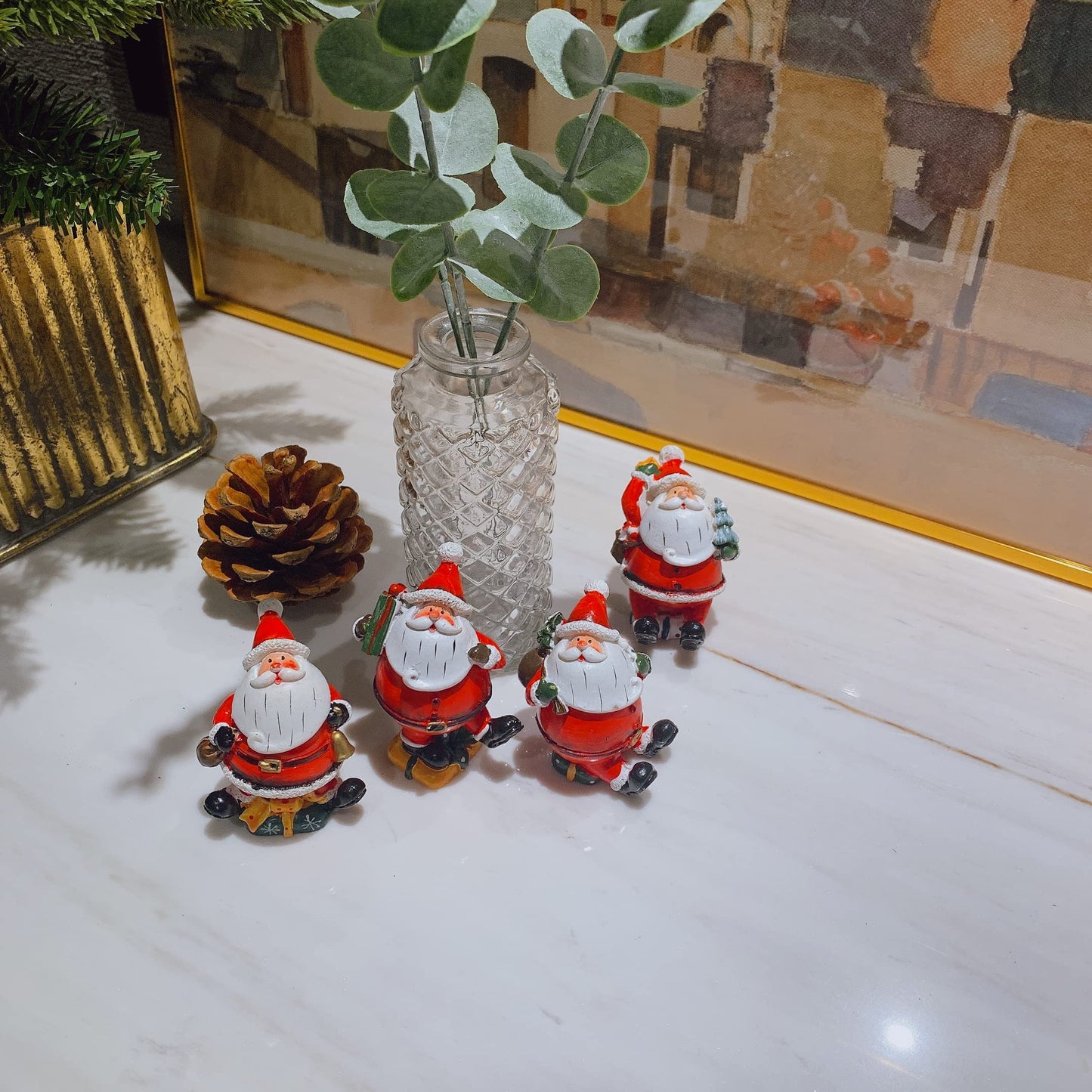 Crafjie Christmas Miniature Figurines, 4PCS Mini Christmas Santa Claus Ornaments Christmas Miniature Ornament Resin Santa Figurines for Xmas Santa Claus Decoration Christmas Party Supplies
