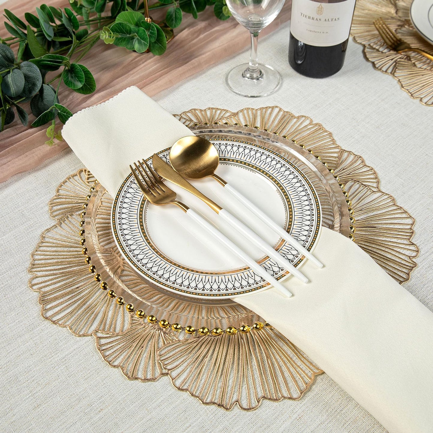 Evevda Round Placemats Set of 6, Gold Leaf Placemats 15 Inch Washable Holiday Decoration Table Mats for Indoor Outdoor Activities Farmhouses Hotels