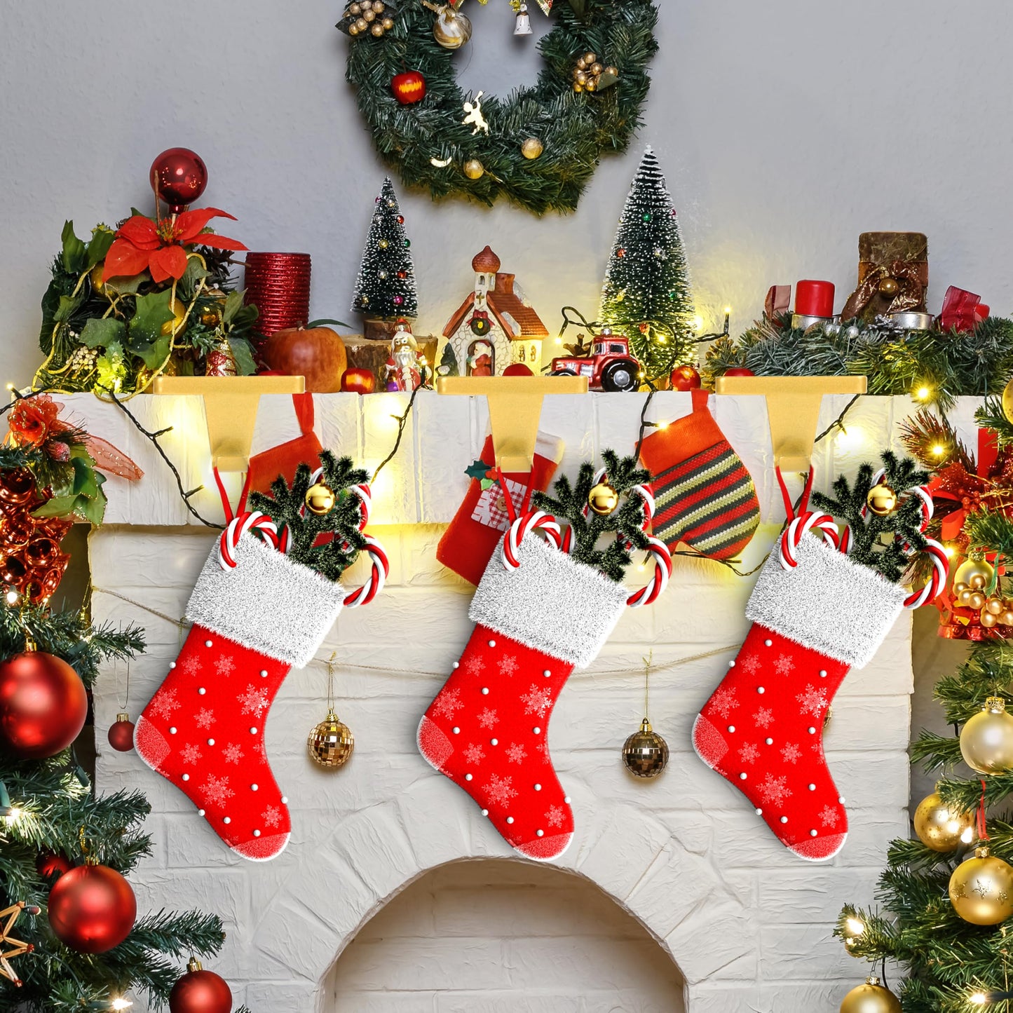 Palonu 2Pcs Gold Christmas Stocking Holders, Heavy Duty Mantle Hangers Cast Iron Hanging Hooks with Non-Slip Pad,Christmas Ornaments Xmas Holiday Decoration Shelf Window Fireplace Mantel Decor