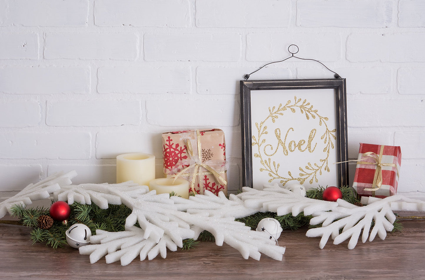 DII Holiday Hanging Wall Decor Lightweight & Decorative, 9.75x8.5x0.63, Noel & Merry Christmas Signs, 2 Count
