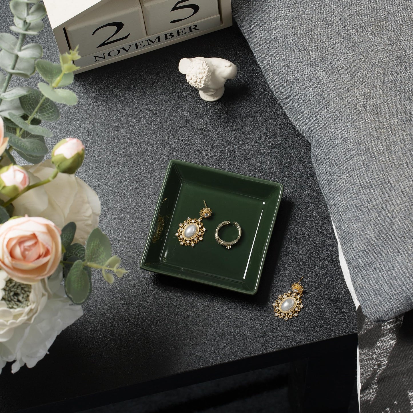 QNMUSUNC Ceramic Ring Dish, Jewelry Dish Holder, Small Trinket Tray Plate for Earrings Rings Necklaces Keys, for Mom Friend Sister (Dark Green Surface)