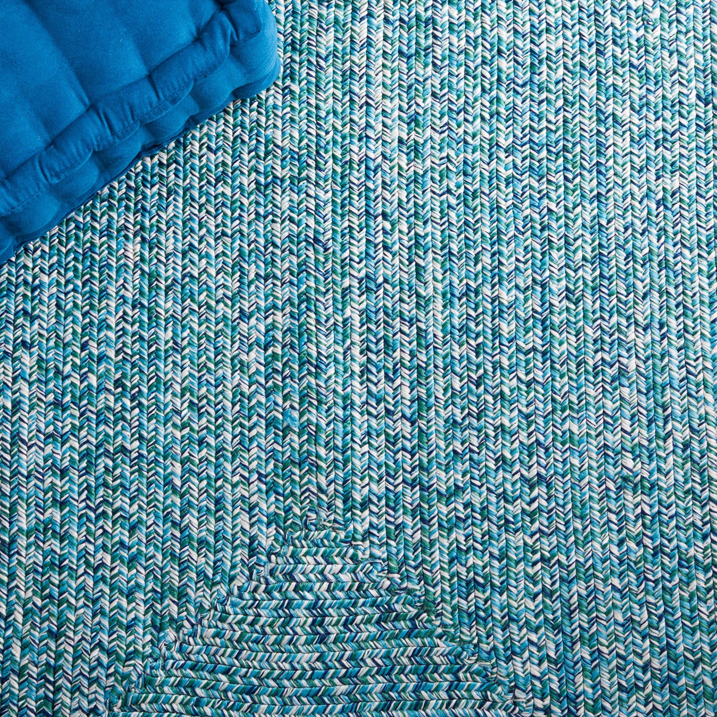 SAFAVIEH Washable Rug Outdoor Braided Collection - 2' x 3', Teal & Green, Handmade & Reversible, Non-Shedding & Easy to Clean, Ideal for Entryway, Patio, Kitchen, Mudroom, Front Door (BRA201K)